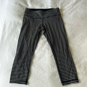 Bonesy condition lululemon wunder under crop size 6 parallel stripe black white
